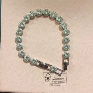 ❤️ Beautiful Swarovski’s Angelic Bracelet.